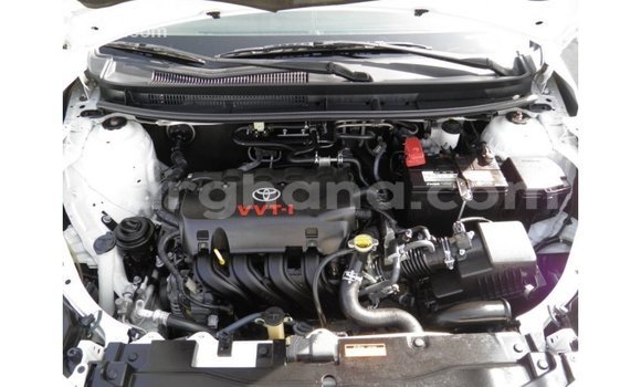 Ra Imported Toyota Yaris funfun Ọkọ̀ in Import - Dubai ni Ashanti Ra Imported Toyota Yaris funfun Ọkọ̀ in Import - Dubai ni Ashanti