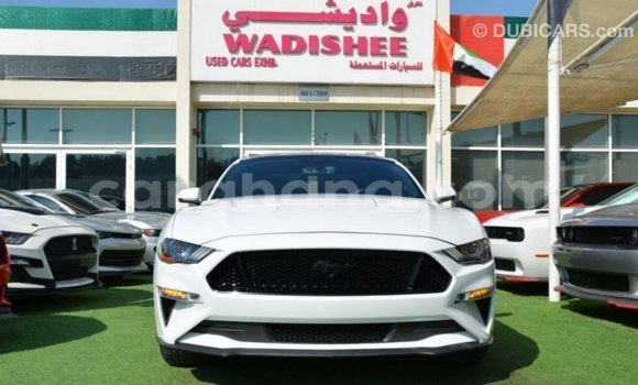 Ra Imported Ford Mustang funfun Ọkọ̀ in Import - Dubai ni Ashanti Ra Imported Ford Mustang funfun Ọkọ̀ in Import - Dubai ni Ashanti