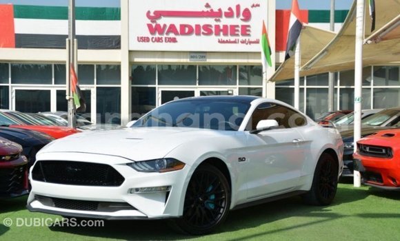 Ra Imported Ford Mustang funfun Ọkọ̀ in Import - Dubai ni Ashanti Ra Imported Ford Mustang funfun Ọkọ̀ in Import - Dubai ni Ashanti