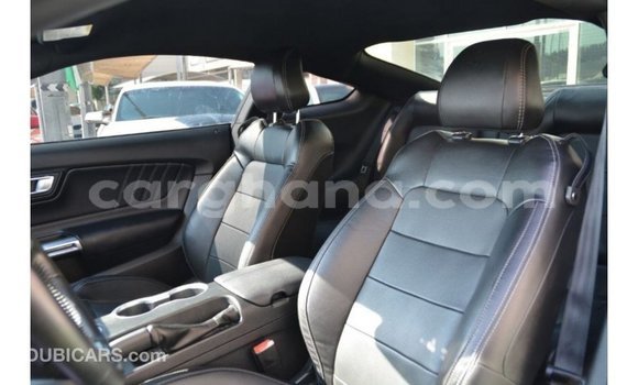 Ra Imported Ford Mustang funfun Ọkọ̀ in Import - Dubai ni Ashanti Ra Imported Ford Mustang funfun Ọkọ̀ in Import - Dubai ni Ashanti