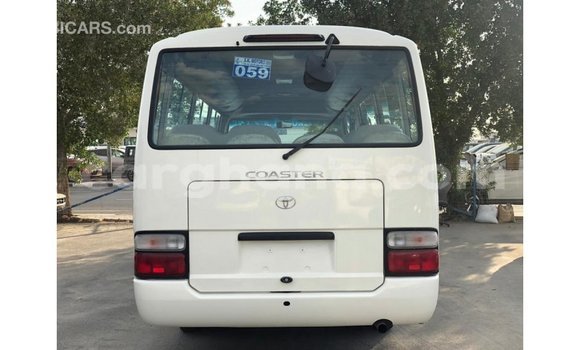 Ra Imported Toyota Coaster funfun Ọkọ̀ in Import - Dubai ni Ashanti Ra Imported Toyota Coaster funfun Ọkọ̀ in Import - Dubai ni Ashanti