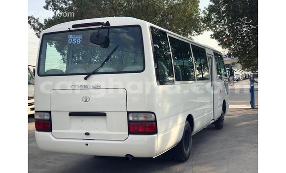 Ra Imported Toyota Coaster funfun Ọkọ̀ in Import - Dubai ni Ashanti Ra Imported Toyota Coaster funfun Ọkọ̀ in Import - Dubai ni Ashanti