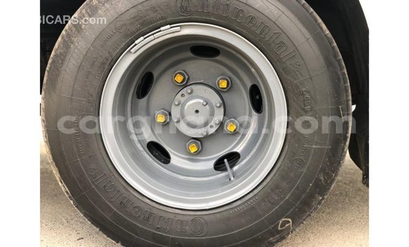 Ra Imported Toyota Coaster funfun Ọkọ̀ in Import - Dubai ni Ashanti Ra Imported Toyota Coaster funfun Ọkọ̀ in Import - Dubai ni Ashanti