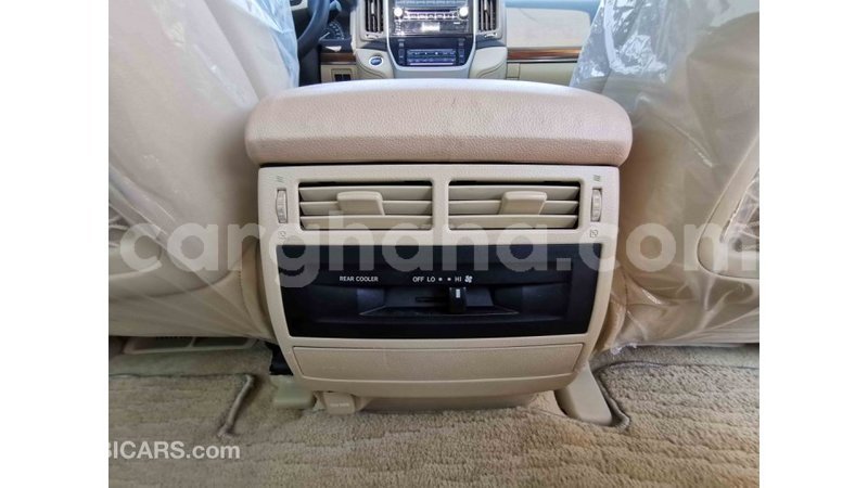 Big with watermark toyota land cruiser ashanti import dubai 12196