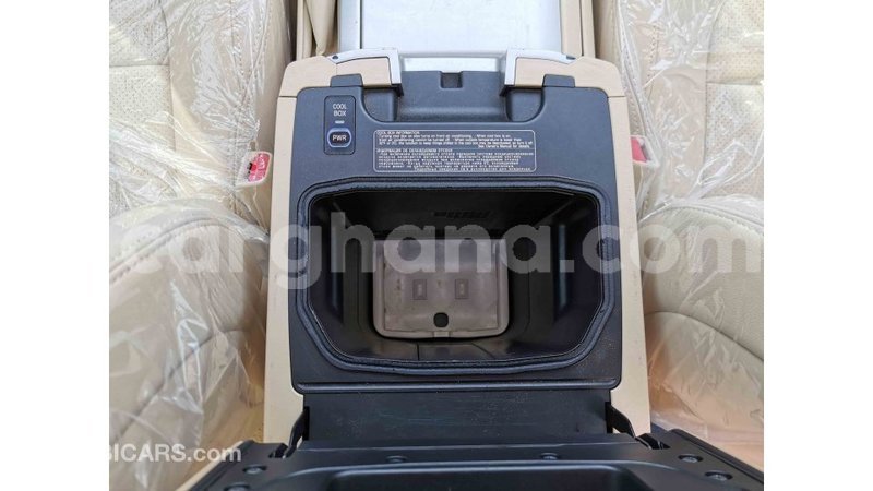 Big with watermark toyota land cruiser ashanti import dubai 12196