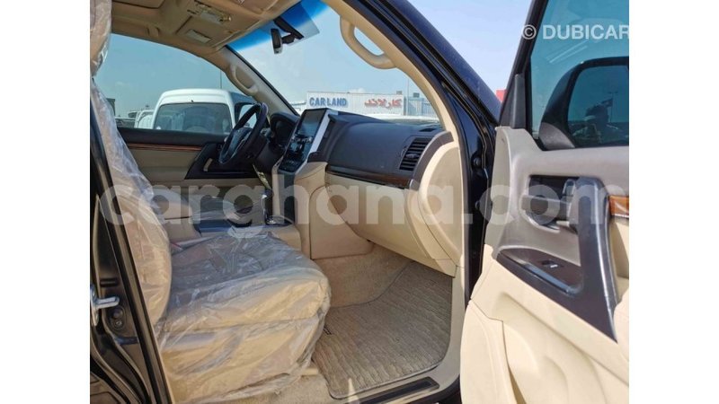 Big with watermark toyota land cruiser ashanti import dubai 12196