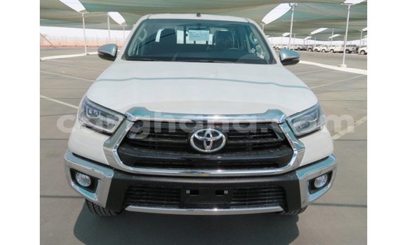 Sayi Imported Toyota Hilux White Mota in Import - Dubai a Ashanti Sayi Imported Toyota Hilux White Mota in Import - Dubai a Ashanti