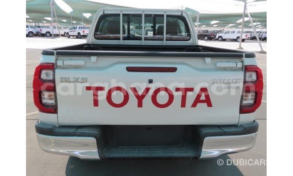 Sayi Imported Toyota Hilux White Mota in Import - Dubai a Ashanti Sayi Imported Toyota Hilux White Mota in Import - Dubai a Ashanti