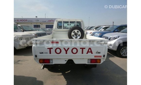 Ra Imported Toyota Land Cruiser funfun Ọkọ̀ in Import - Dubai ni Ashanti Ra Imported Toyota Land Cruiser funfun Ọkọ̀ in Import - Dubai ni Ashanti