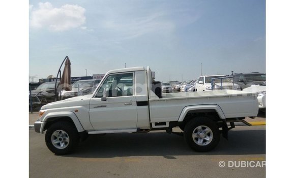Ra Imported Toyota Land Cruiser funfun Ọkọ̀ in Import - Dubai ni Ashanti Ra Imported Toyota Land Cruiser funfun Ọkọ̀ in Import - Dubai ni Ashanti