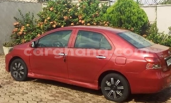 Sayi Na hannu Toyota Yaris Red Mota in Accra a Greater Accra