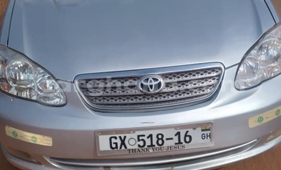 Sayi Na hannu Toyota Corolla Azurfa Mota in Accra a Greater Accra