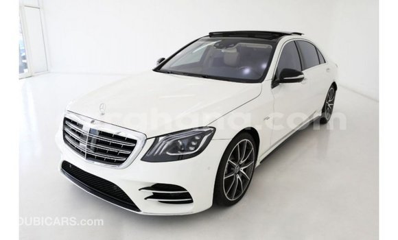 Buy Import Mercedes‒Benz 1117 White Truck in Import - Dubai in Ashanti Buy Import Mercedes‒Benz 1117 White Truck in Import - Dubai in Ashanti