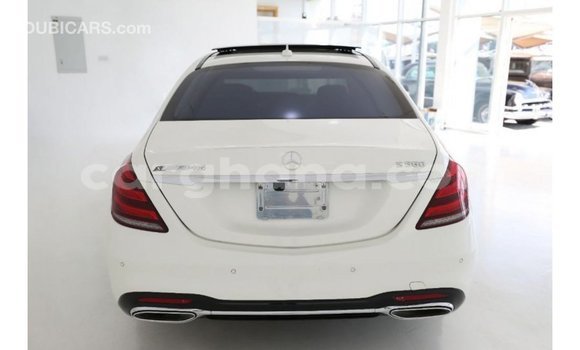 Buy Import Mercedes‒Benz 1117 White Truck in Import - Dubai in Ashanti Buy Import Mercedes‒Benz 1117 White Truck in Import - Dubai in Ashanti