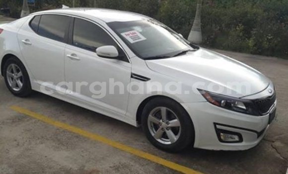 Ra Àlòkù Kia Optima funfun Ọkọ̀ in Accra ni Greater Accra Ra Àlòkù Kia Optima funfun Ọkọ̀ in Accra ni Greater Accra