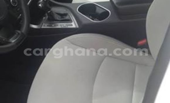 Ra Àlòkù Kia Optima funfun Ọkọ̀ in Accra ni Greater Accra Ra Àlòkù Kia Optima funfun Ọkọ̀ in Accra ni Greater Accra
