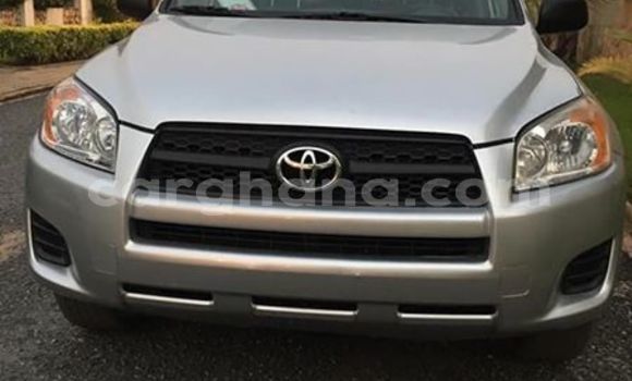 Ra Àlòkù Toyota RAV4 Silver Ọkọ̀ in Accra ni Greater Accra Ra Àlòkù Toyota RAV4 Silver Ọkọ̀ in Accra ni Greater Accra