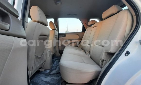 Buy Import Kia Sportage White Car in Import - Dubai in Ashanti Buy Import Kia Sportage White Car in Import - Dubai in Ashanti