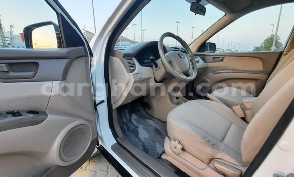 Buy Import Kia Sportage White Car in Import - Dubai in Ashanti Buy Import Kia Sportage White Car in Import - Dubai in Ashanti
