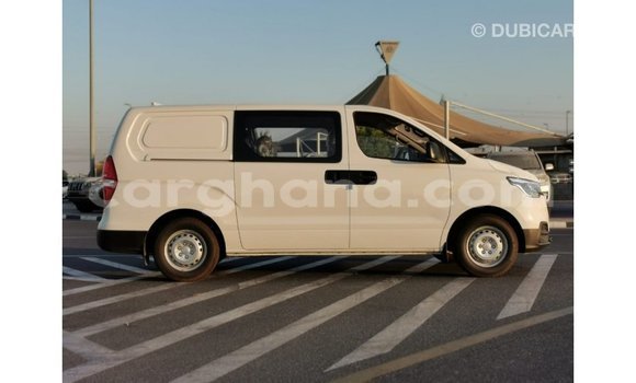 Sayi Imported Hyundai Accent White Mota in Import - Dubai a Ashanti Sayi Imported Hyundai Accent White Mota in Import - Dubai a Ashanti