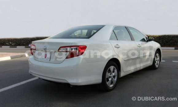Ra Imported Toyota Camry funfun Ọkọ̀ in Import - Dubai ni Ashanti Ra Imported Toyota Camry funfun Ọkọ̀ in Import - Dubai ni Ashanti