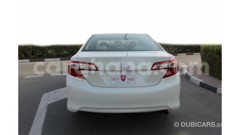 Big with watermark toyota camry ashanti import dubai 12392