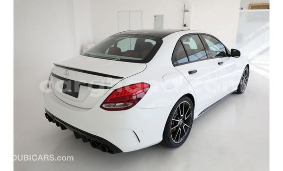 Ra Imported Mercedes‒Benz 1117 funfun Ọkọ̀ akẹ́rù ńlá in Import - Dubai ni Ashanti Ra Imported Mercedes‒Benz 1117 funfun Ọkọ̀ akẹ́rù ńlá in Import - Dubai ni Ashanti