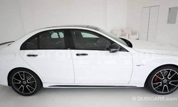 Ra Imported Mercedes‒Benz 1117 funfun Ọkọ̀ akẹ́rù ńlá in Import - Dubai ni Ashanti Ra Imported Mercedes‒Benz 1117 funfun Ọkọ̀ akẹ́rù ńlá in Import - Dubai ni Ashanti