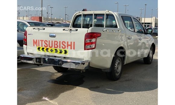Sayi Imported Mitsubishi L200 White Mota in Import - Dubai a Ashanti Sayi Imported Mitsubishi L200 White Mota in Import - Dubai a Ashanti