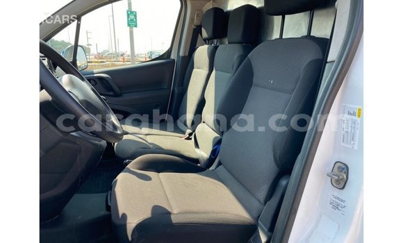 Ra Imported Peugeot Partner funfun Ọkọ̀ in Import - Dubai ni Ashanti Ra Imported Peugeot Partner funfun Ọkọ̀ in Import - Dubai ni Ashanti