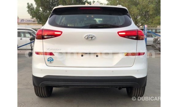 Sayi Imported Hyundai Tucson White Mota in Import - Dubai a Ashanti Sayi Imported Hyundai Tucson White Mota in Import - Dubai a Ashanti