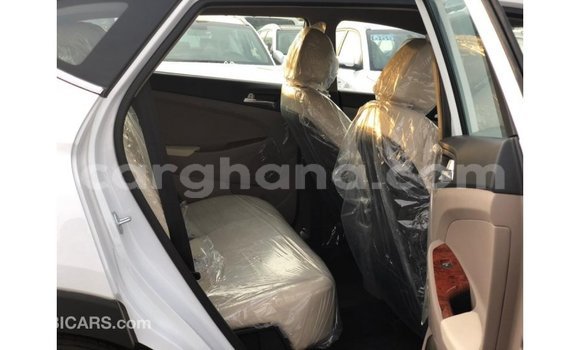 Sayi Imported Hyundai Tucson White Mota in Import - Dubai a Ashanti Sayi Imported Hyundai Tucson White Mota in Import - Dubai a Ashanti