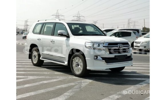 Buy Import Toyota Land Cruiser White Car in Import - Dubai in Ashanti Buy Import Toyota Land Cruiser White Car in Import - Dubai in Ashanti