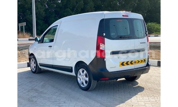 Sayi Imported Renault 6 White Mota in Import - Dubai a Ashanti Sayi Imported Renault 6 White Mota in Import - Dubai a Ashanti