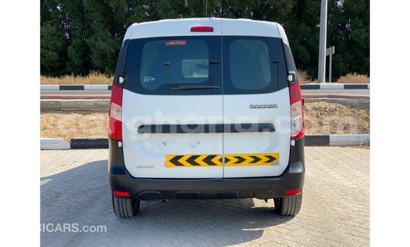 Sayi Imported Renault 6 White Mota in Import - Dubai a Ashanti Sayi Imported Renault 6 White Mota in Import - Dubai a Ashanti