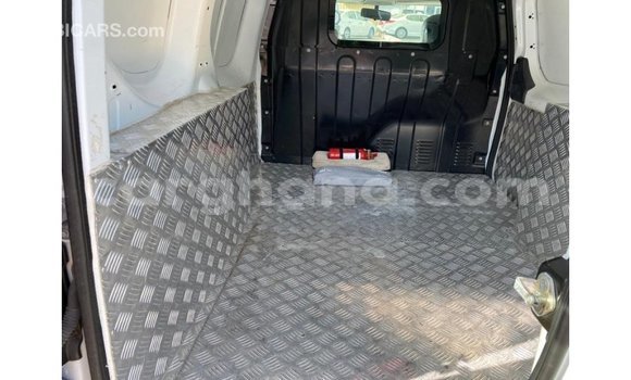 Sayi Imported Renault 6 White Mota in Import - Dubai a Ashanti Sayi Imported Renault 6 White Mota in Import - Dubai a Ashanti