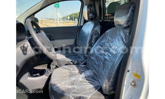 Sayi Imported Renault 6 White Mota in Import - Dubai a Ashanti Sayi Imported Renault 6 White Mota in Import - Dubai a Ashanti