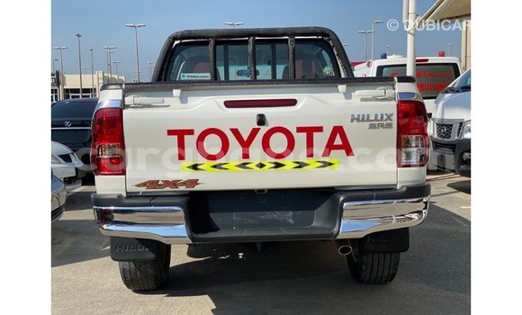 Buy Import Toyota Hilux White Car in Import - Dubai in Ashanti Buy Import Toyota Hilux White Car in Import - Dubai in Ashanti