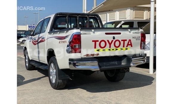 Buy Import Toyota Hilux White Car in Import - Dubai in Ashanti Buy Import Toyota Hilux White Car in Import - Dubai in Ashanti