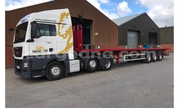 Sayi Na hannu DAF CF White Babbar mota in Asiman a Greater Accra Sayi Na hannu DAF CF White Babbar mota in Asiman a Greater Accra