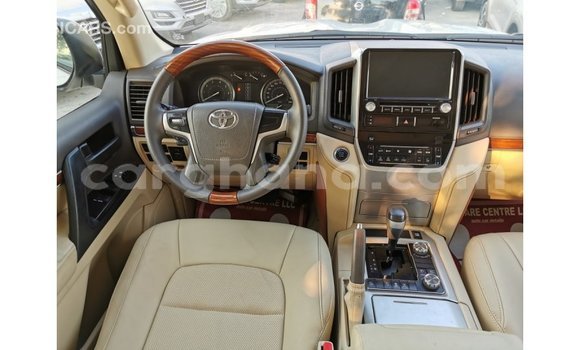 Ra Imported Toyota Land Cruiser funfun Ọkọ̀ in Import - Dubai ni Ashanti Ra Imported Toyota Land Cruiser funfun Ọkọ̀ in Import - Dubai ni Ashanti