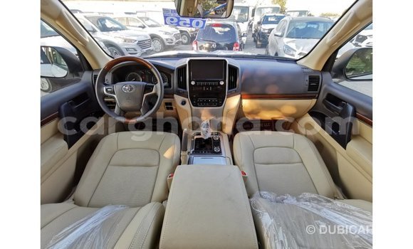 Ra Imported Toyota Land Cruiser funfun Ọkọ̀ in Import - Dubai ni Ashanti Ra Imported Toyota Land Cruiser funfun Ọkọ̀ in Import - Dubai ni Ashanti