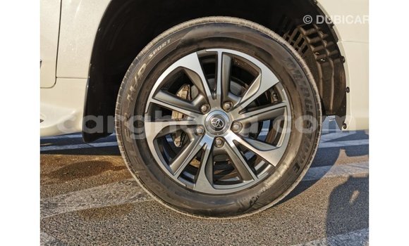 Ra Imported Toyota Land Cruiser funfun Ọkọ̀ in Import - Dubai ni Ashanti Ra Imported Toyota Land Cruiser funfun Ọkọ̀ in Import - Dubai ni Ashanti