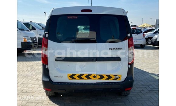 Buy Import Renault 6 White Car in Import - Dubai in Ashanti Buy Import Renault 6 White Car in Import - Dubai in Ashanti