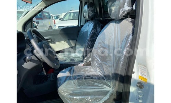 Buy Import Renault 6 White Car in Import - Dubai in Ashanti Buy Import Renault 6 White Car in Import - Dubai in Ashanti