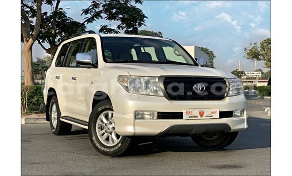 Ra Imported Toyota Land Cruiser funfun Ọkọ̀ in Import - Dubai ni Ashanti Ra Imported Toyota Land Cruiser funfun Ọkọ̀ in Import - Dubai ni Ashanti