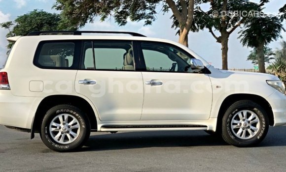 Ra Imported Toyota Land Cruiser funfun Ọkọ̀ in Import - Dubai ni Ashanti Ra Imported Toyota Land Cruiser funfun Ọkọ̀ in Import - Dubai ni Ashanti