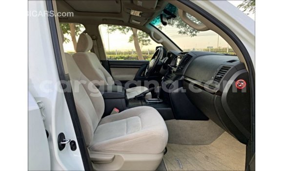 Ra Imported Toyota Land Cruiser funfun Ọkọ̀ in Import - Dubai ni Ashanti Ra Imported Toyota Land Cruiser funfun Ọkọ̀ in Import - Dubai ni Ashanti