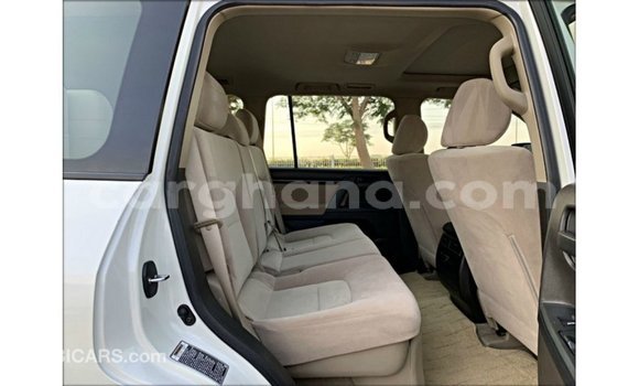 Ra Imported Toyota Land Cruiser funfun Ọkọ̀ in Import - Dubai ni Ashanti Ra Imported Toyota Land Cruiser funfun Ọkọ̀ in Import - Dubai ni Ashanti