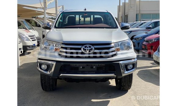 Sayi Imported Toyota Hilux White Mota in Import - Dubai a Ashanti Sayi Imported Toyota Hilux White Mota in Import - Dubai a Ashanti